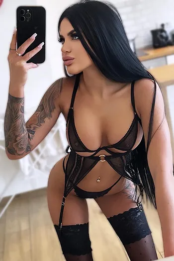 Bianca - HK 141 Escort in 
    Tuen Mun
}