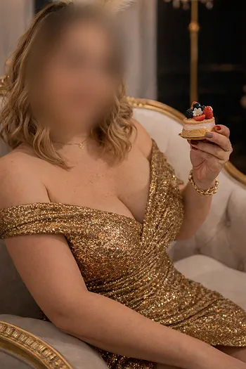 Sharon - HK 141 Escort in 
    Yuen Long
}